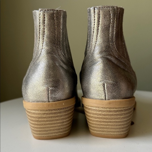 Silver Cowgirl Ankle Boots Festival Country Western Faux Leather Like New - Picture 11 of 13